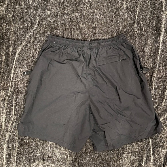 Nike nylon shorts with zip pockets - Picture 2 of 3